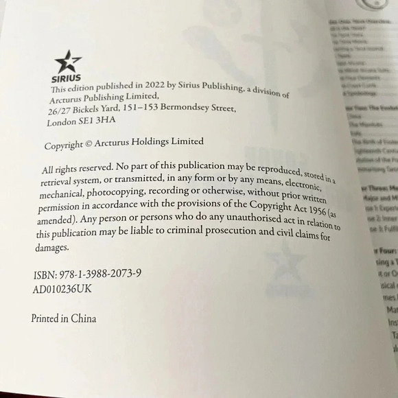 2022 The  Book of Tarot By Sahar Huneiei Palmer Hardcover Flaws - Picture 13 of 16